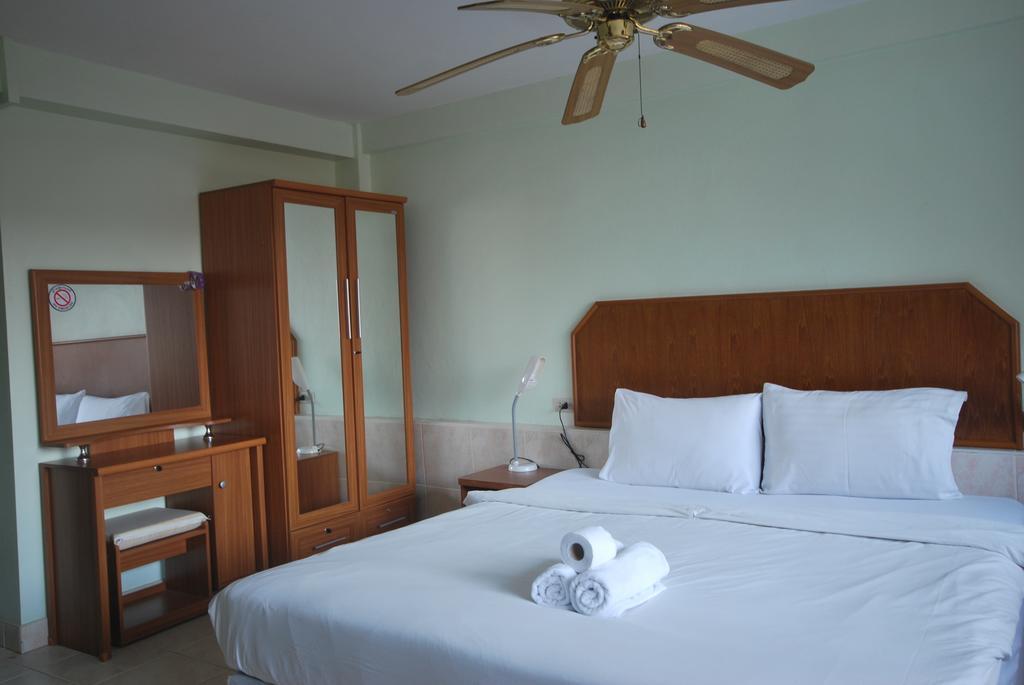 Kingfisher House & Bar Pattaya Εξωτερικό φωτογραφία